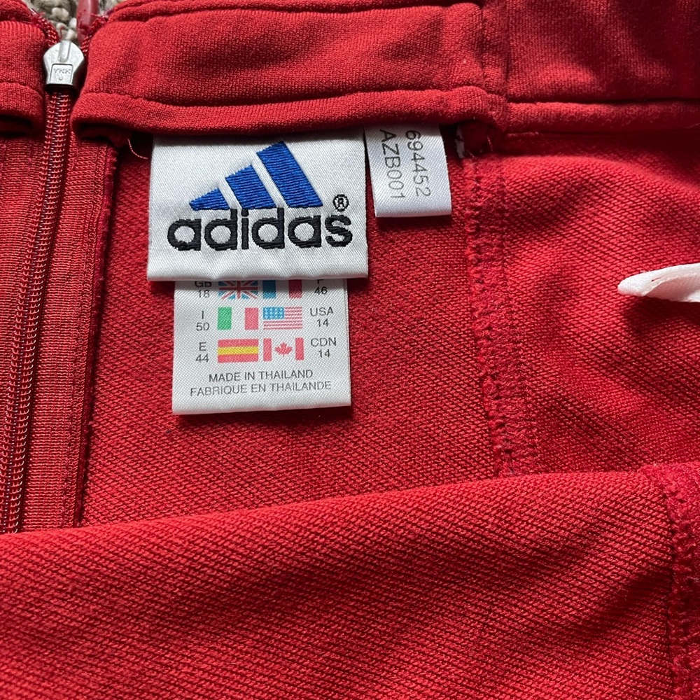 Adidas Woman’s Vintage Athletic Skirt in SZ 14 in gently used condition